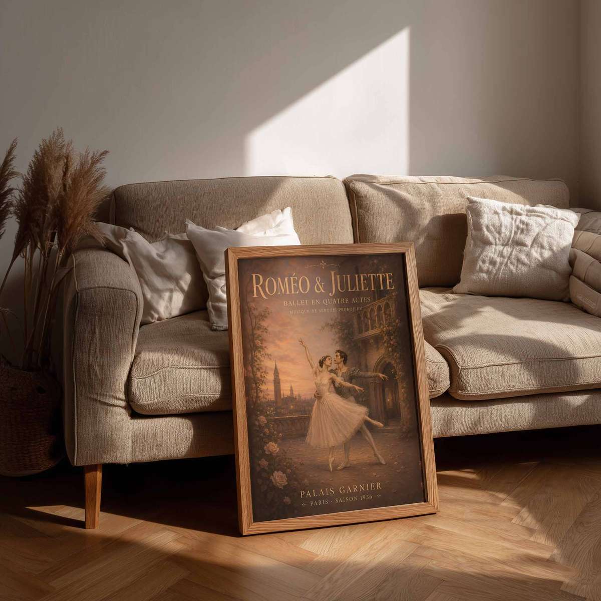 Abstract wall art centered on Romeo Juliet with a refined atmosphere with French text